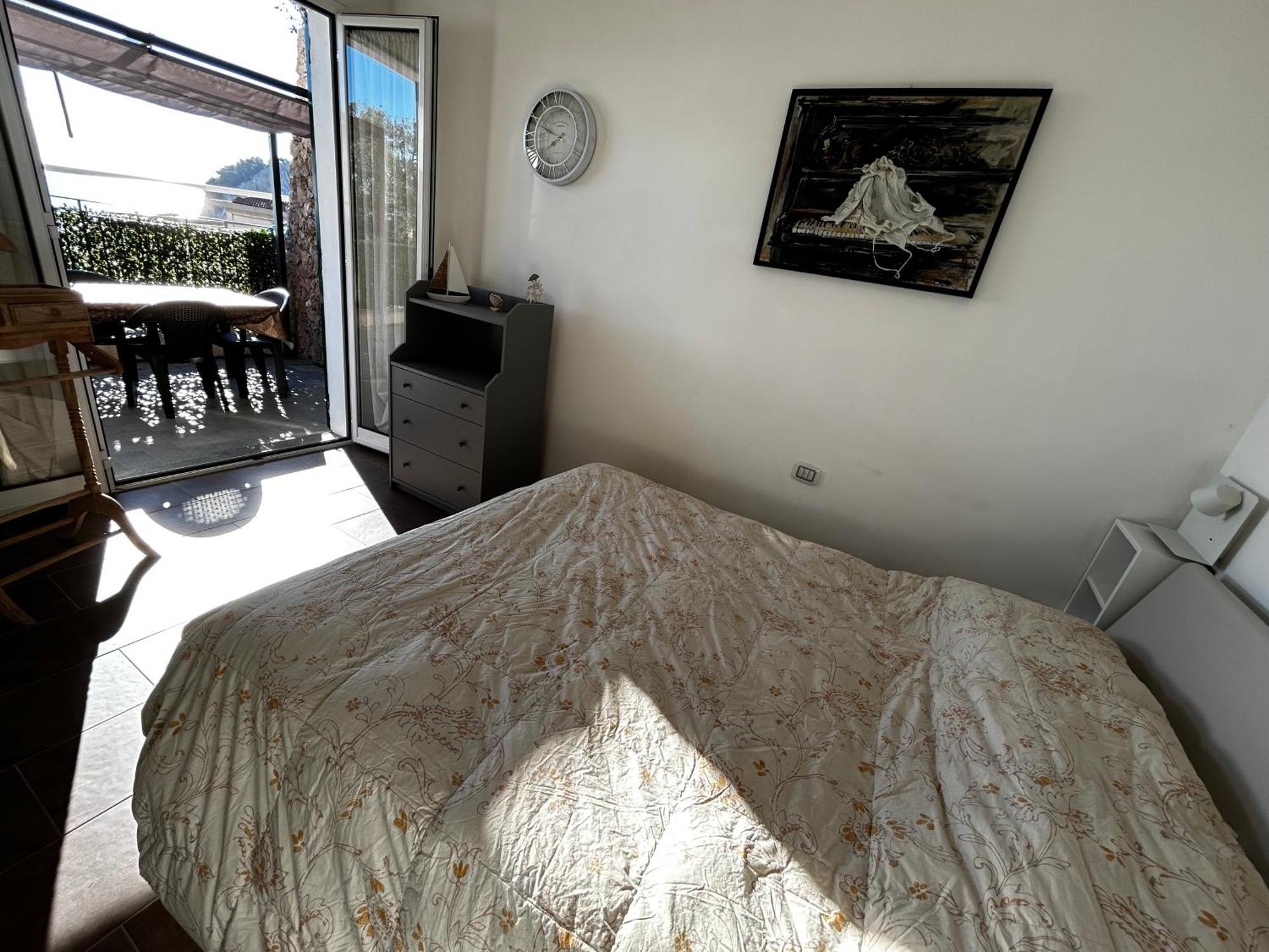 Casa Serge Vista Mare Con Ampio Terrazzo Privato Берджеджи Екстериор снимка